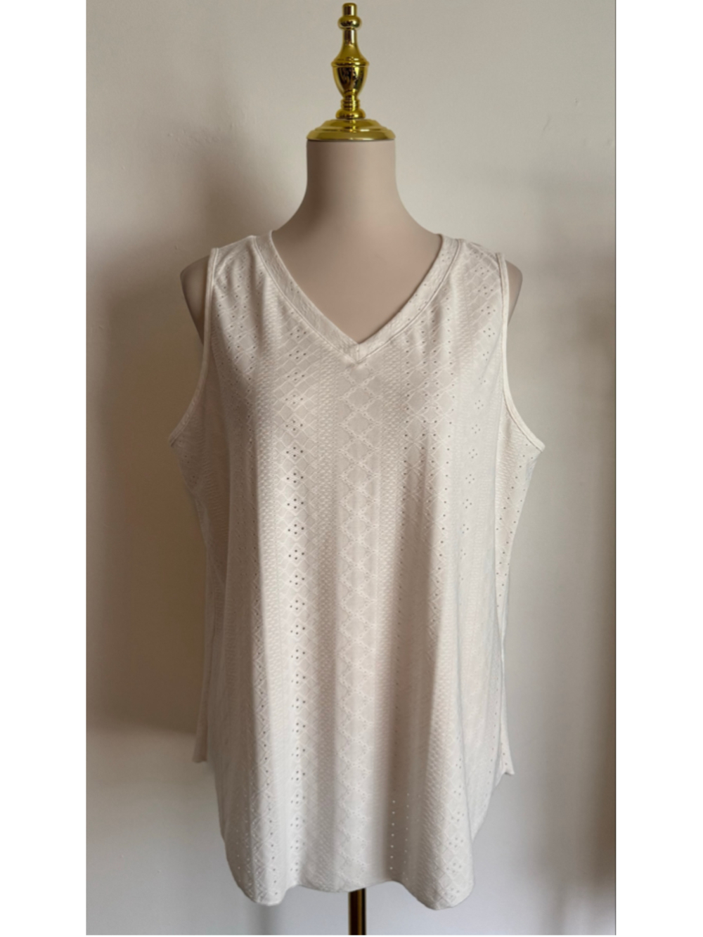Women's Automet White Eyelet Tank Top Size XL